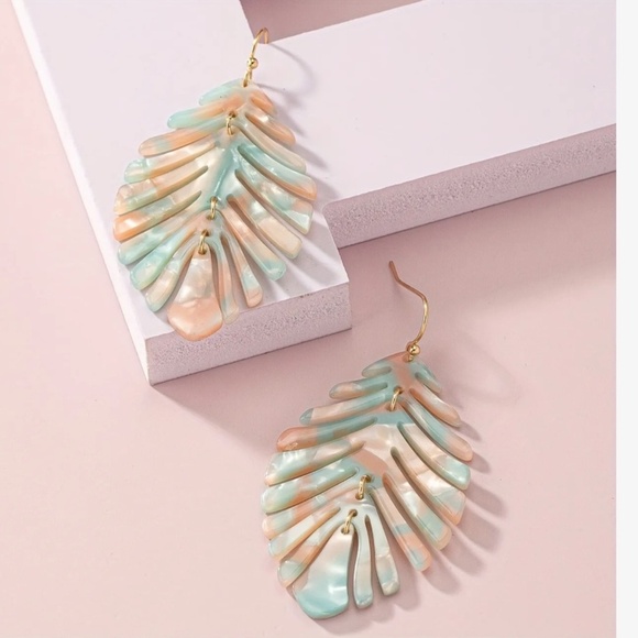 🍬Pastel Cotton Candy Fern/Leaf Acrylic lightweight Dangle Hook Drop Earrings - Picture 5 of 15